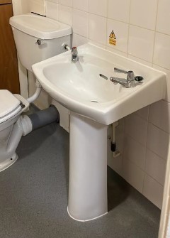 Bathroom Sink on Pedestal
